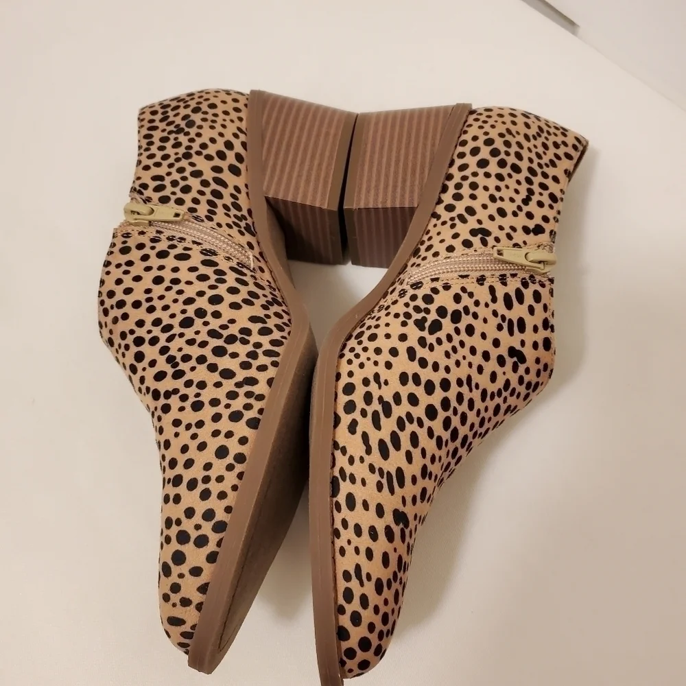 NWOB Maurices Amanda Leopard Stitch Low Side Shootie Size 8.5